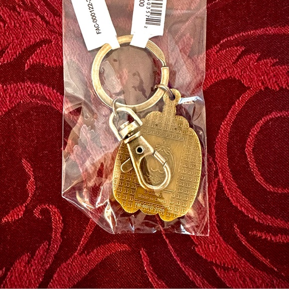 NWT!! Halloween Limited Edition Disney’s Club 33 2023 Keychain - Picture 5 of 5